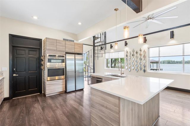 18200 CYPRESS COVE LANE, Lutz, FL 33549