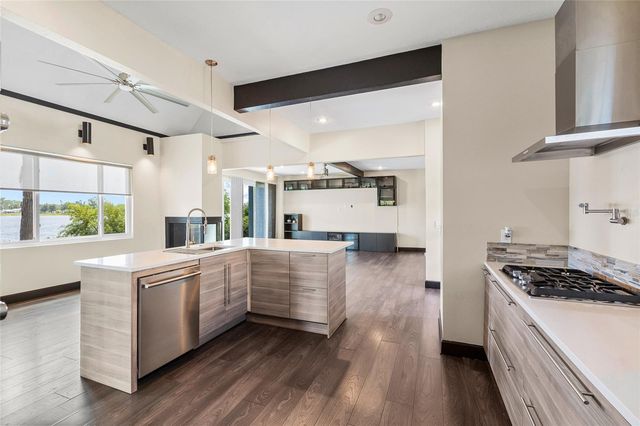 18200 CYPRESS COVE LANE, Lutz, FL 33549