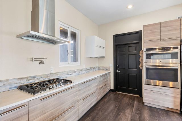 18200 CYPRESS COVE LANE, Lutz, FL 33549