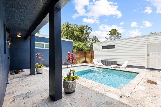 18200 CYPRESS COVE LANE, Lutz, FL 33549