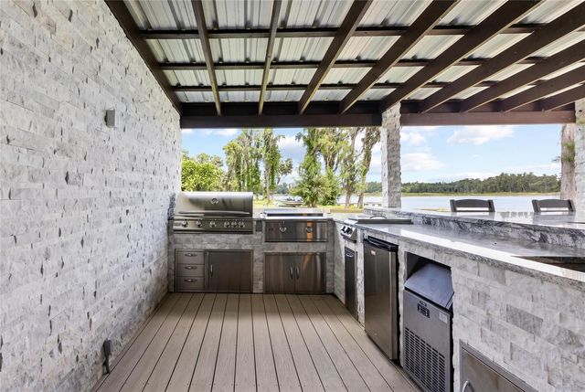 18200 CYPRESS COVE LANE, Lutz, FL 33549