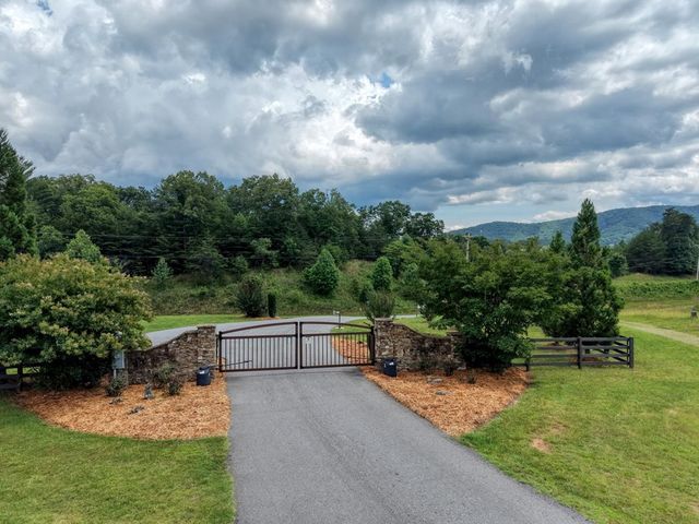 140 Short Oak Run, Murphy, NC 28906