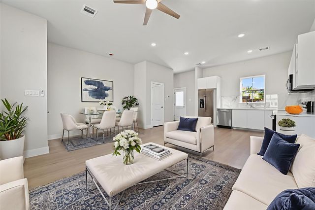 6702 Metro Blvd 52, Houston, TX 77083