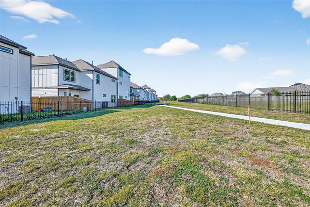 6702 Metro Blvd 52, Houston, TX 77083