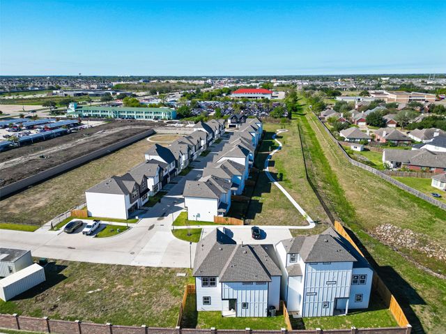 6702 Metro Blvd 52, Houston, TX 77083