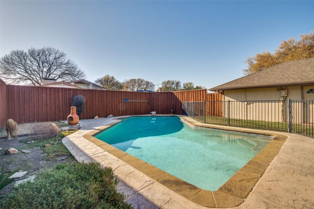 409 Shadow Bend Drive, Richardson, TX 75081