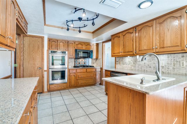 409 Shadow Bend Drive, Richardson, TX 75081