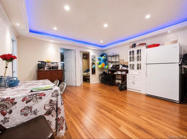 10421 39th Avenue 211C, Corona, NY 11368