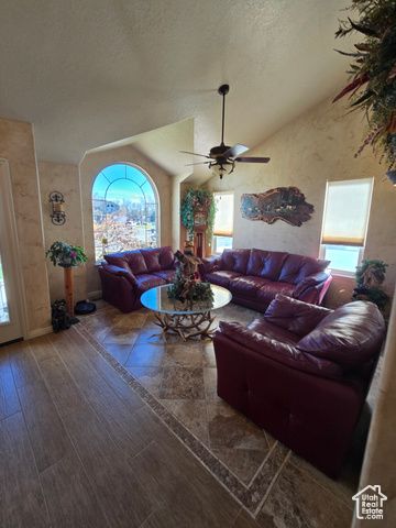 171 E SHADOWBROOK LN, Kaysville, UT 84037