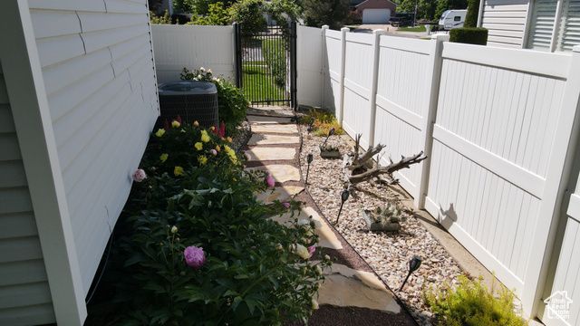 171 E SHADOWBROOK LN, Kaysville, UT 84037