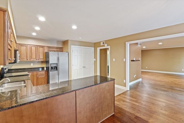 700 ST. AUGUSTINE SQ, Memphis, TN 38104