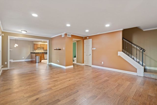 700 ST. AUGUSTINE SQ, Memphis, TN 38104