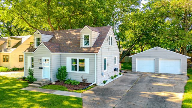 2508 Mann Avenue, Des Moines, IA 50310