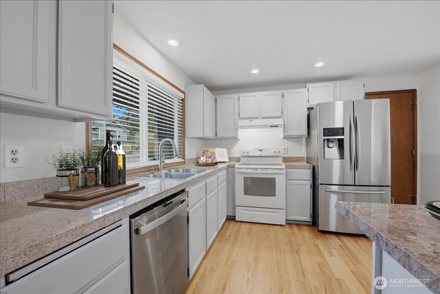 10203 50th Place W, Mukilteo, WA 98275