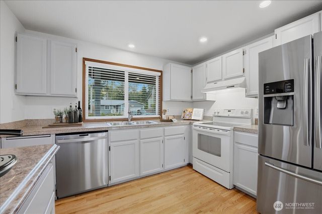 10203 50th Place W, Mukilteo, WA 98275