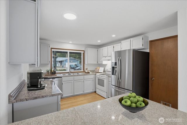 10203 50th Place W, Mukilteo, WA 98275