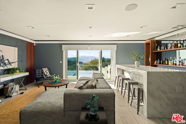 4517 Stanton Drive, Los Angeles, CA 90065