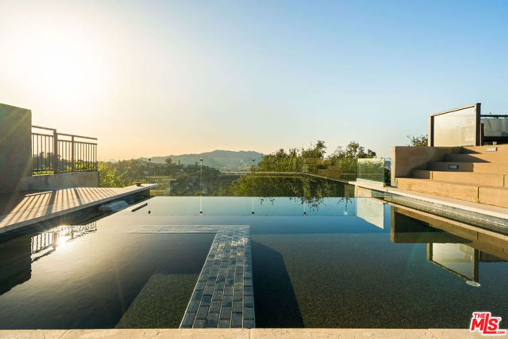 4517 Stanton Drive, Los Angeles, CA 90065