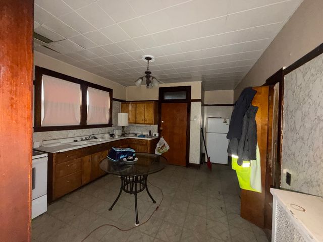 8236 S May Street, Chicago, IL 60620