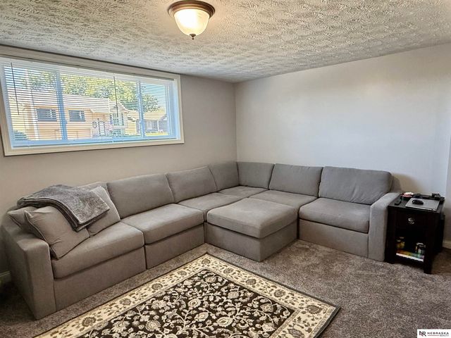 7125 Joyce Street, Omaha, NE 68138