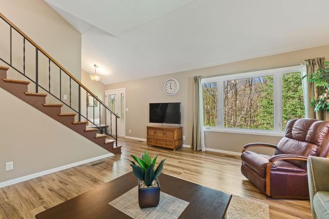 6715 Sioux Trail, Rockford, MN 55373