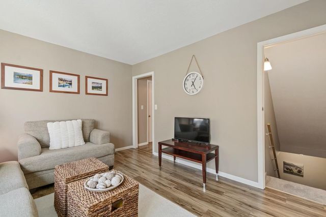 6715 Sioux Trail, Rockford, MN 55373