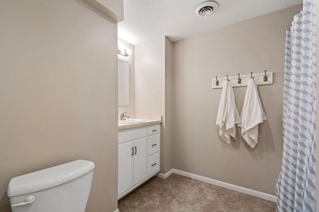 6715 Sioux Trail, Rockford, MN 55373