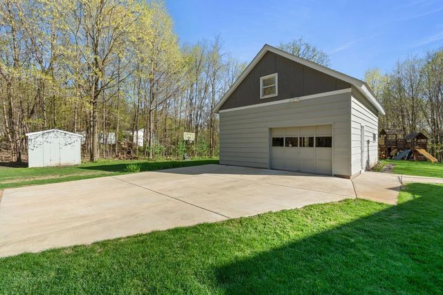 6715 Sioux Trail, Rockford, MN 55373