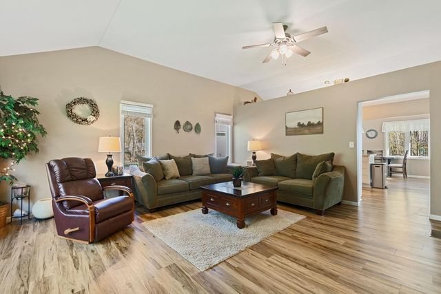 6715 Sioux Trail, Rockford, MN 55373
