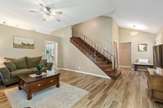 6715 Sioux Trail, Rockford, MN 55373