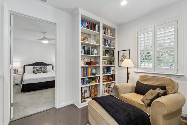 7450 Holly Hill Drive 124, Dallas, TX 75231