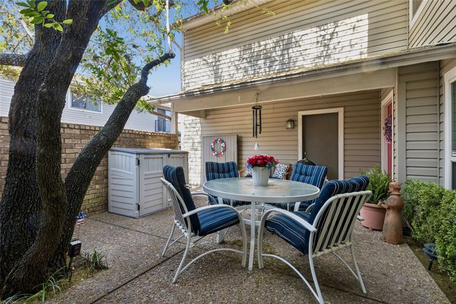 7450 Holly Hill Drive 124, Dallas, TX 75231