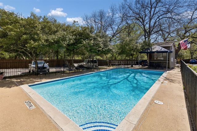 7450 Holly Hill Drive 124, Dallas, TX 75231