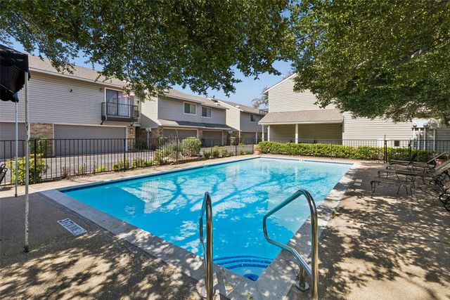 7450 Holly Hill Drive 124, Dallas, TX 75231