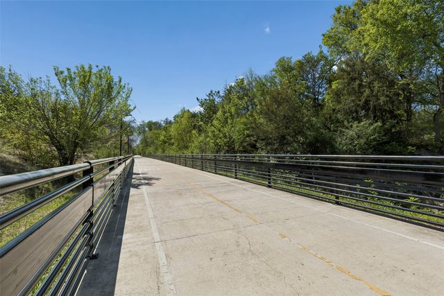 7450 Holly Hill Drive 124, Dallas, TX 75231