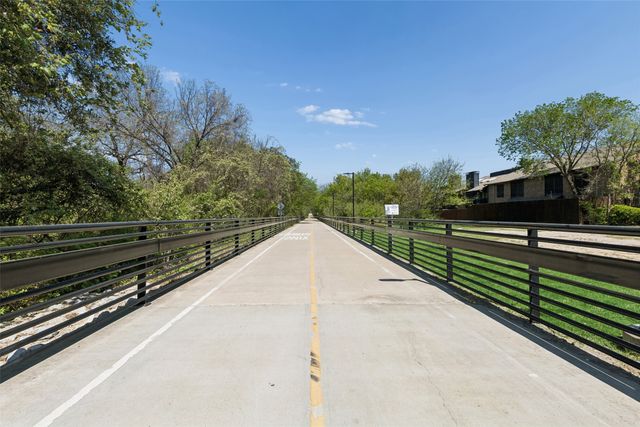 7450 Holly Hill Drive 124, Dallas, TX 75231