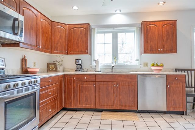 18 Asack Dr, Dennis, MA 02660