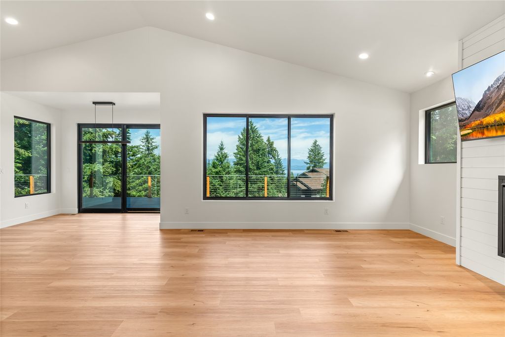 Image 29 of property listing at 175 Wulff Lane, Lakeside, MT 59922