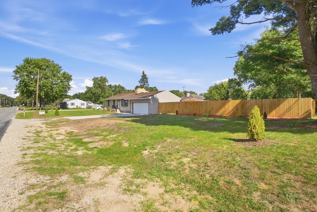 4340 S Quarterline Road, Muskegon, MI 49444