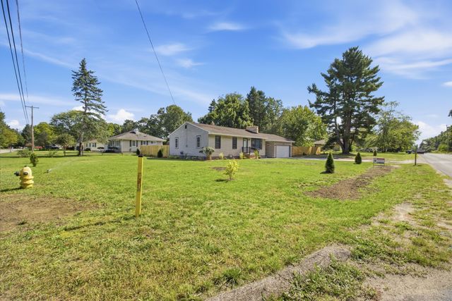 4340 S Quarterline Road, Muskegon, MI 49444