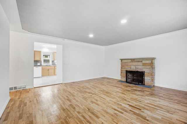 4340 S Quarterline Road, Muskegon, MI 49444