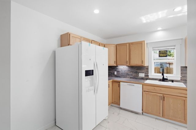 4340 S Quarterline Road, Muskegon, MI 49444