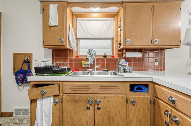 6350 W Leon TERRACE, Milwaukee, WI 53218