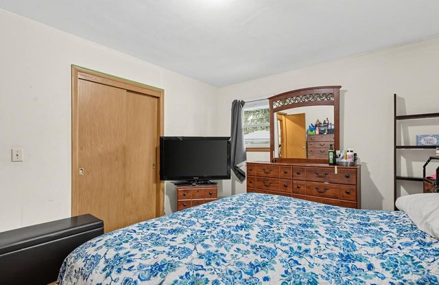 6350 W Leon TERRACE, Milwaukee, WI 53218