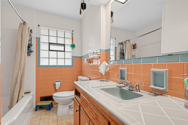 6350 W Leon TERRACE, Milwaukee, WI 53218