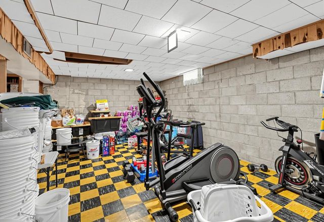 6350 W Leon TERRACE, Milwaukee, WI 53218