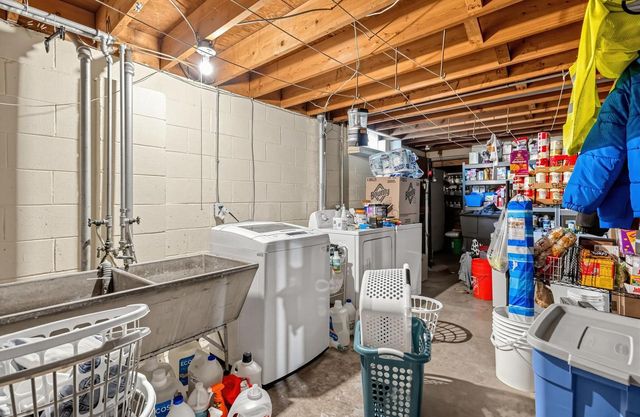 6350 W Leon TERRACE, Milwaukee, WI 53218