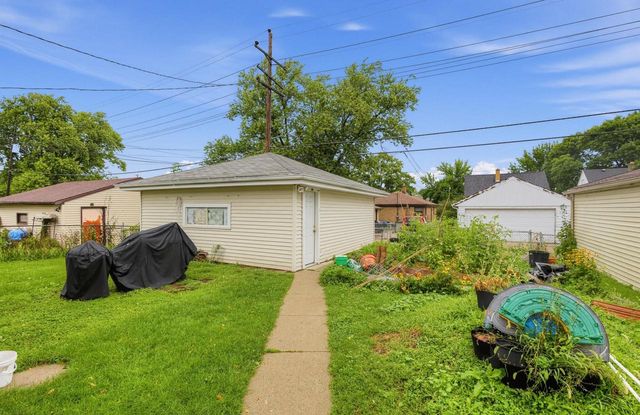 6350 W Leon TERRACE, Milwaukee, WI 53218
