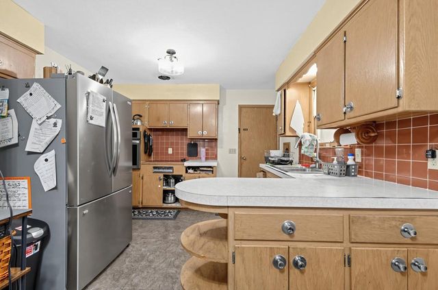 6350 W Leon TERRACE, Milwaukee, WI 53218