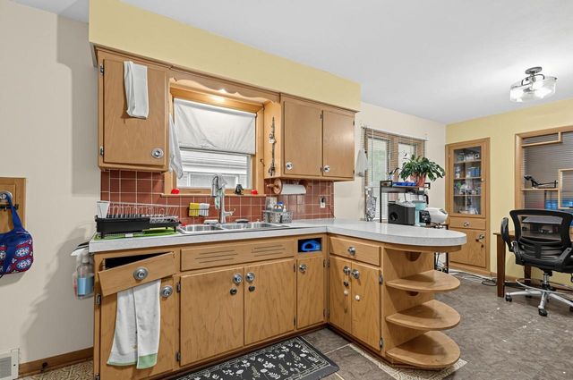6350 W Leon TERRACE, Milwaukee, WI 53218